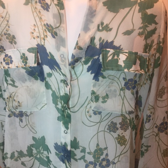 OLIVACEOUS SHEER FLORAL BLOUSE - Picture 2 of 6